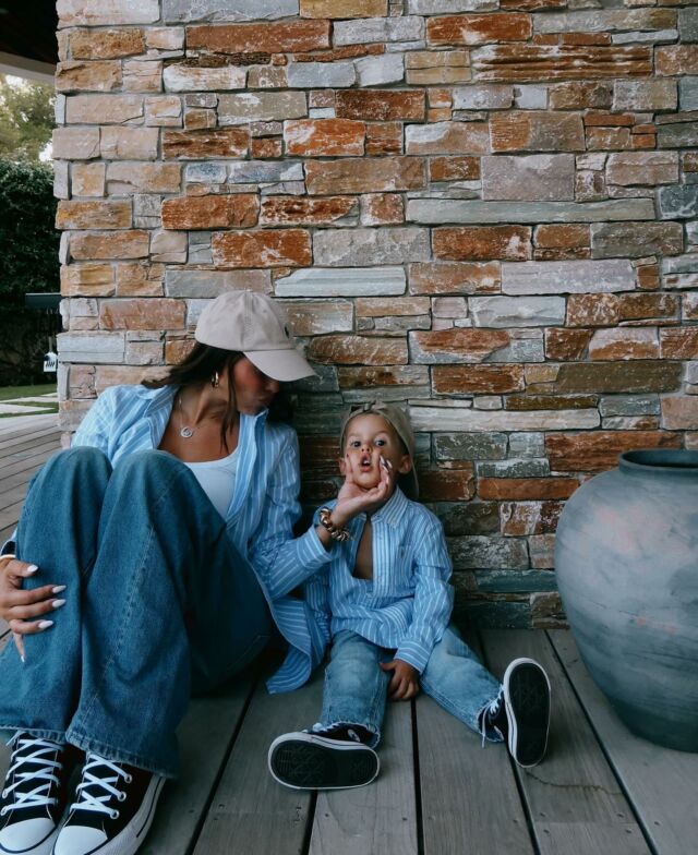 CONCOURS : baaaack to school  avec @sarenza 🛼👟💘
À gagner : 1 AN de shopping sur Sarenza.com pour un montant de 250€/ mois ! 

Pour participer : 
Suivre @sarenza & @stephaniedurant 
Taguer un ami en commentaire 🦋
Liker le post 🤍
Repartagez en stories pour avoir plus de chances de gagner ! 

Et si vous n’êtes pas tirés au sort, vous pouvez commander et profiter du paiement en 3x fois sans frais avec Klarna ! 

Bonne chance 💚 Le concours se termine le dimanche 8 septembre! 
*publicité